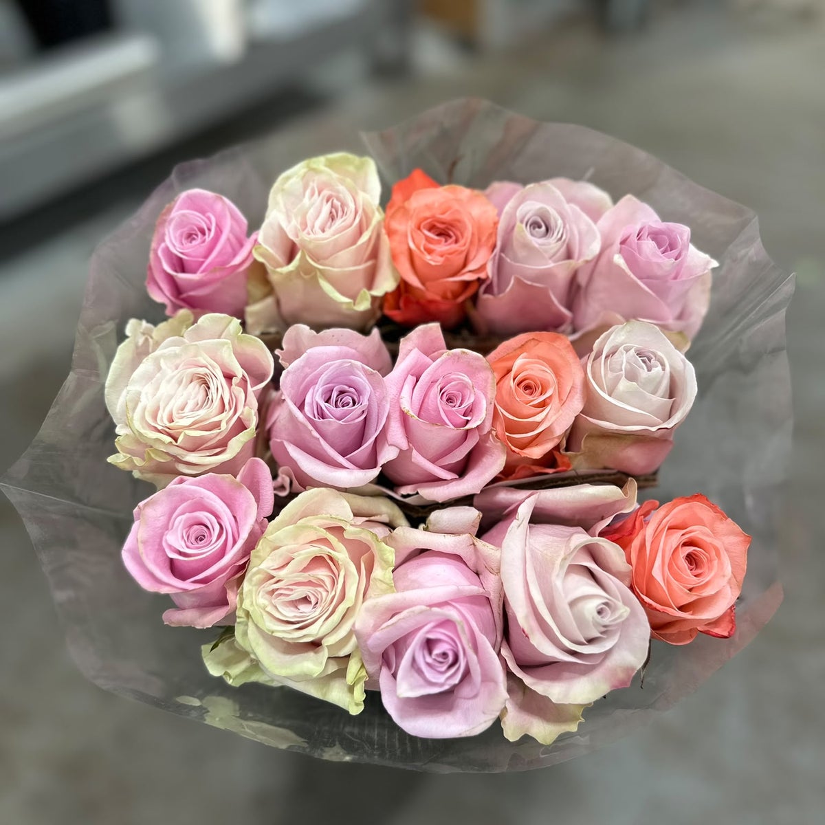 Mondial Rainbow Roses Bunch of 15
